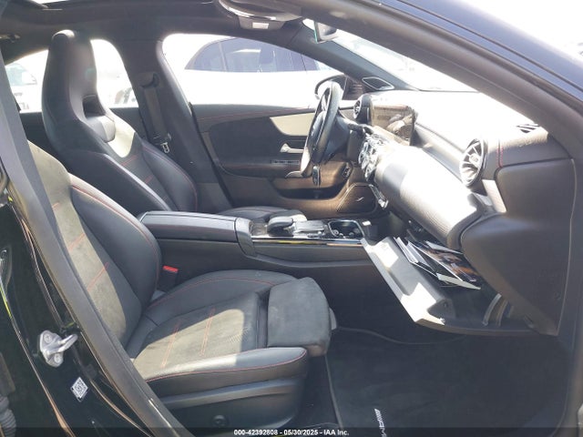 W1K5J4GB0MN189958 Mercedes-Benz m260