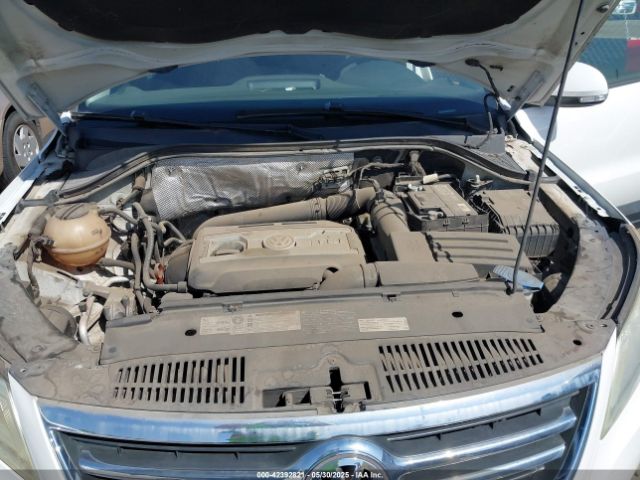 2011 VOLKSWAGEN TIGUAN WVGAV7AX0BW556329 Photo 9