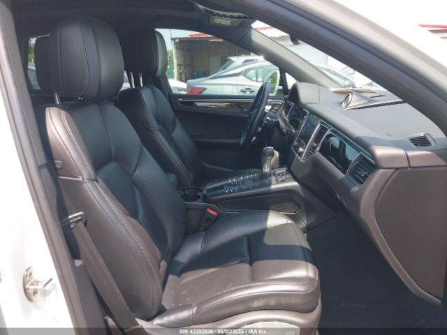 2018 PORSCHE MACAN WP1AB2A50JLB33909 Photo 4