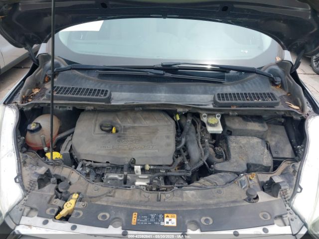 1FMCU0GD4HUE76469 Ford ESCAPE SE