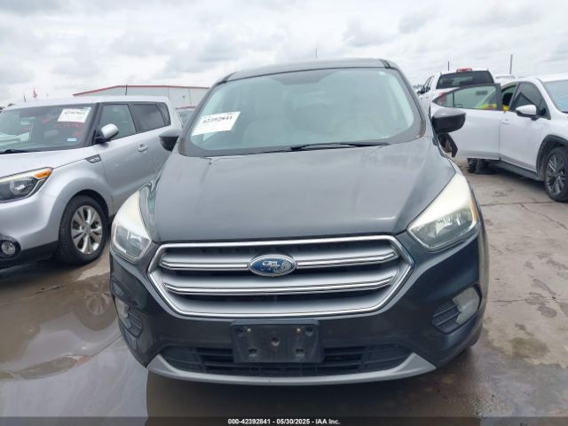 1FMCU0GD4HUE76469 Ford ESCAPE SE