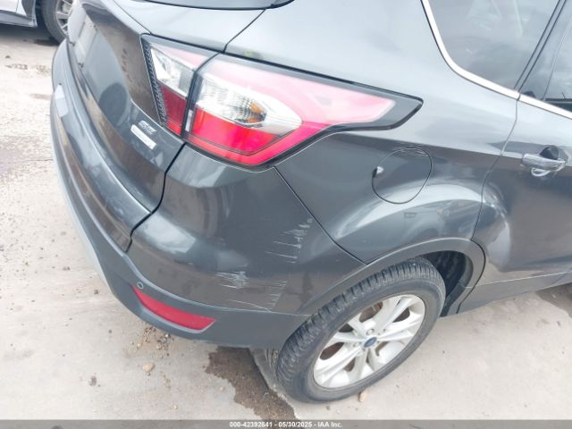 1FMCU0GD4HUE76469 Ford ESCAPE SE