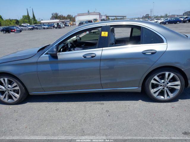 55SWF4JB1HU233879 Mercedes-Benz C 300 Luxury/sport