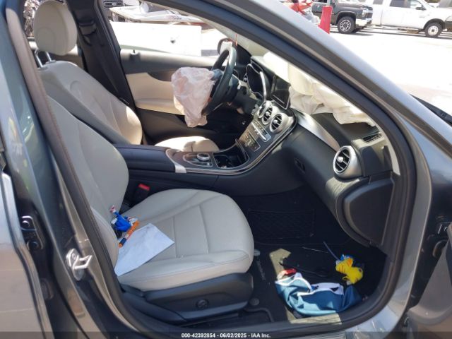 55SWF4JB1HU233879 Mercedes-Benz C 300 Luxury/sport