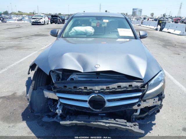 55SWF4JB1HU233879 Mercedes-Benz C 300 Luxury/sport