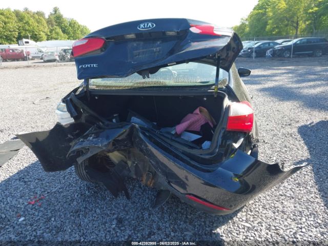 KNAFK4A65F5338985 KIA FORTE LX