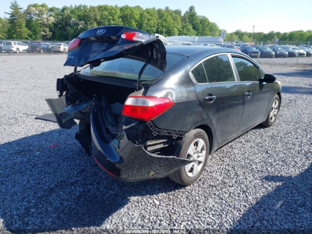 KNAFK4A65F5338985 KIA FORTE LX
