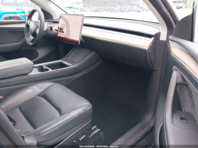 2023 TESLA MODEL Y 7SAYGDEE6PF764511 Photo 4