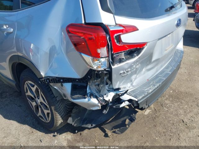 JF2SKAGC0KH422168 Subaru Forester Premium