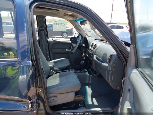 2005 JEEP LIBERTY 1J4GK48K95W588209 Photo 4