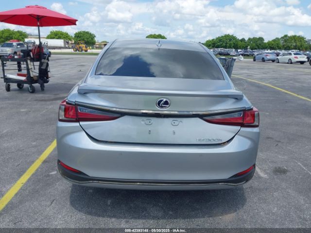 58AGA1C12NU017473 Lexus Es 300h F Sport