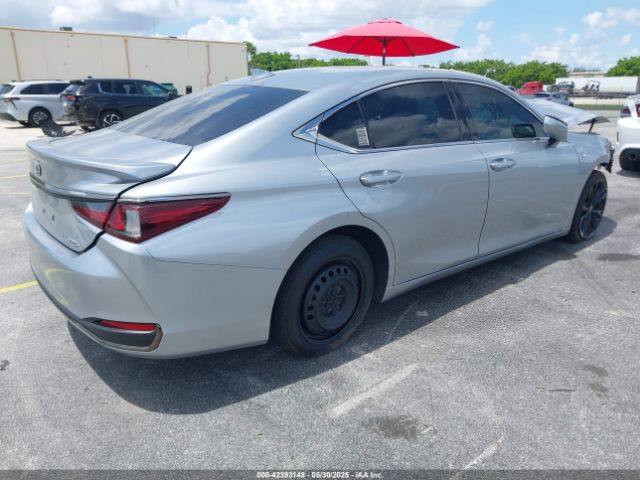58AGA1C12NU017473 Lexus Es 300h F Sport
