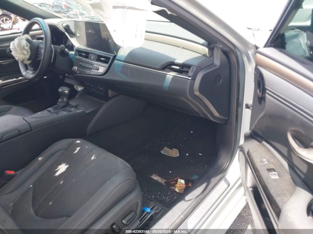 58AGA1C12NU017473 Lexus Es 300h F Sport