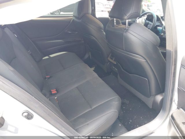 58AGA1C12NU017473 Lexus Es 300h F Sport