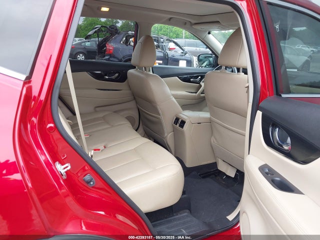 JN8AT2MV0HW277175 Nissan Rogue Sl