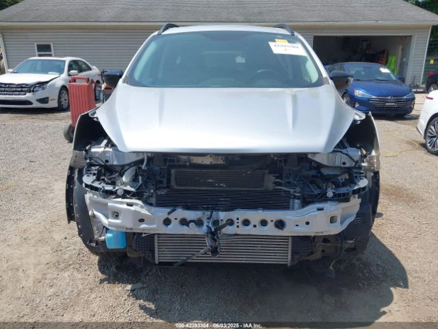 1FMCU9G95HUD37371 Ford ESCAPE SE