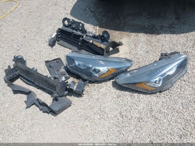 1FMCU9G95HUD37371 Ford ESCAPE SE