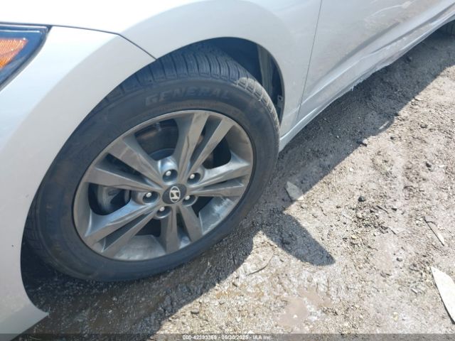 5NPD84LF3JH374205 Hyundai ELANTRA SEL