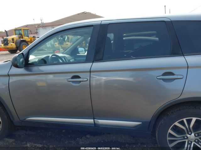 JA4AZ3A3XGZ049548 Mitsubishi Outlander Es