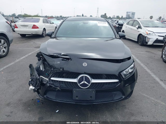 W1K3G4EB8MJ270285 Mercedes-Benz m260