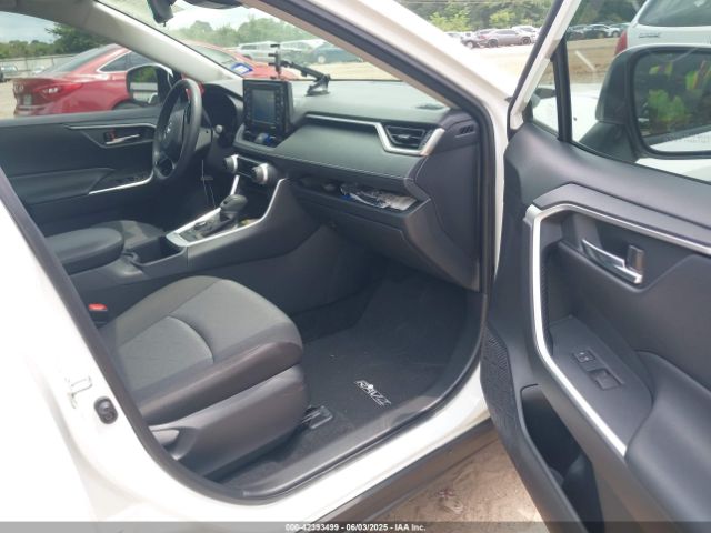 2022 TOYOTA RAV4 HYBRID JTMRWRFV3NJ055556 Photo 4