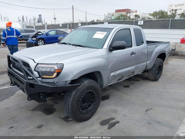 Toyota 2tr-fe 2015 5TFTX4CN2FX061728 Image 2