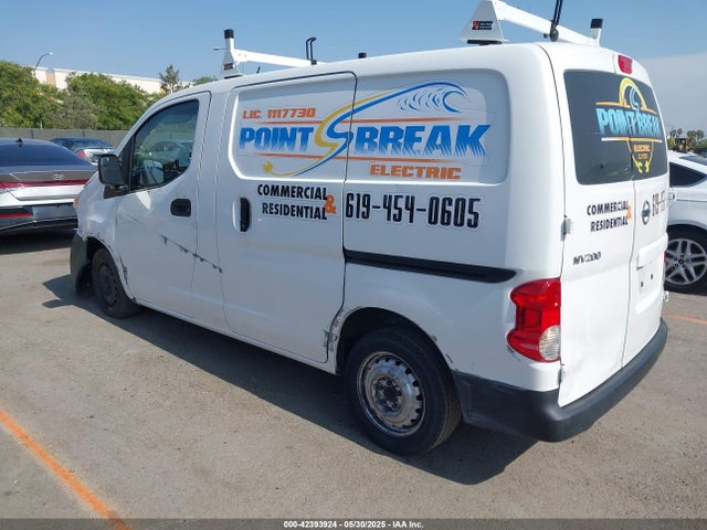 3N6CM0KN7GK699055 Nissan 2016