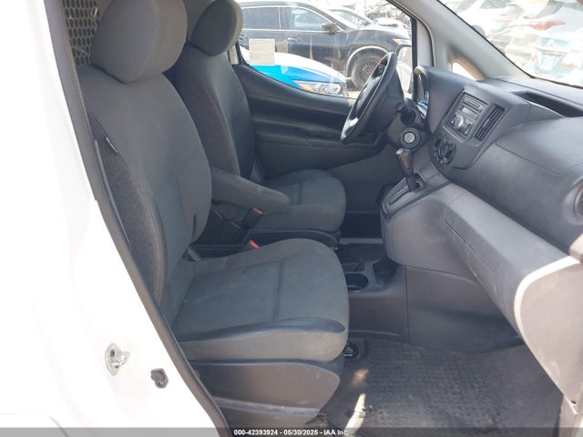 3N6CM0KN7GK699055 Nissan 2016