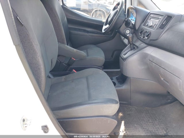 3N6CM0KN7GK699055 Nissan 2016