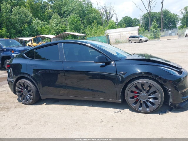 Tesla Model Y 2023 7SAYGDEF0PF712493 Image 12