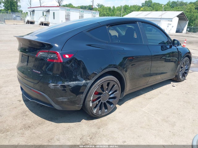 Tesla Model Y 2023 7SAYGDEF0PF712493 Image 4