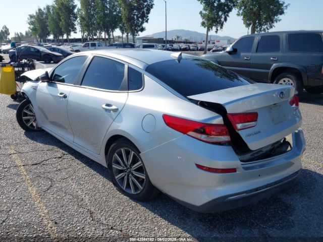 2019 KIA OPTIMA 5XXGT4L38KG354885 Photo 2
