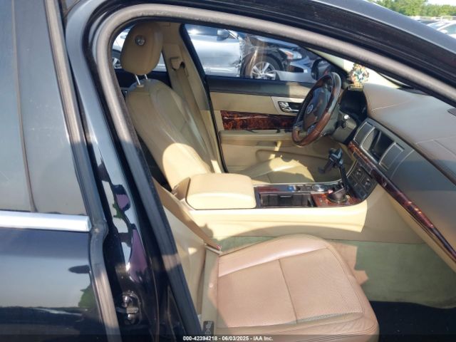 2011 JAGUAR XF SAJWA0GB3BLR84438 Photo 4