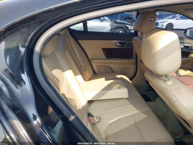 2011 JAGUAR XF SAJWA0GB3BLR84438 Photo 7