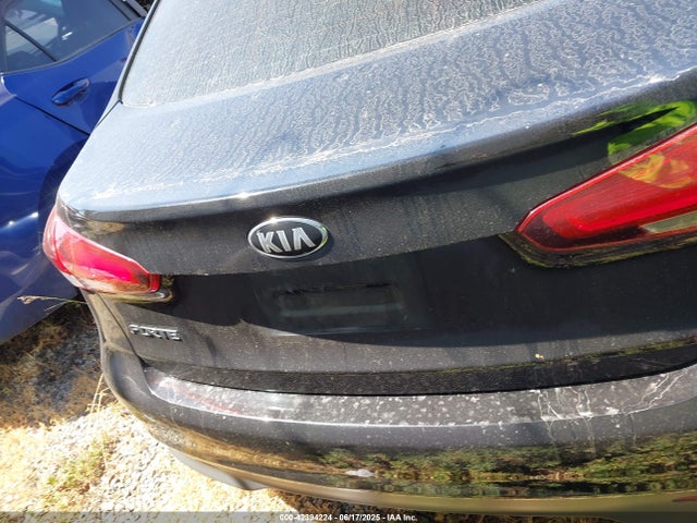 3KPFK4A77HE140251 KIA FORTE LX
