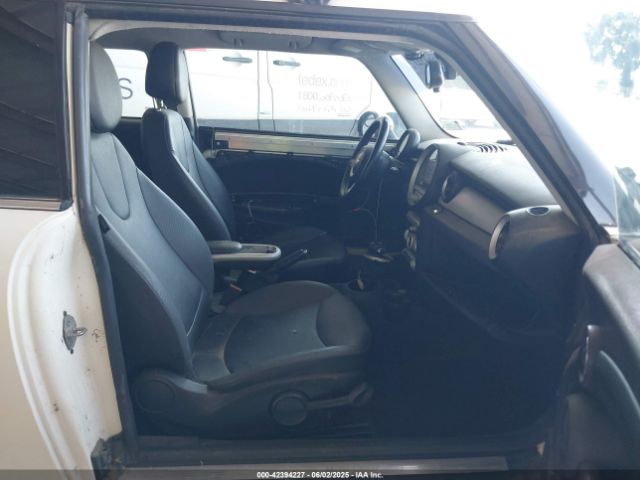 2009 MINI COOPER WMWML33519TX35743 Photo 4