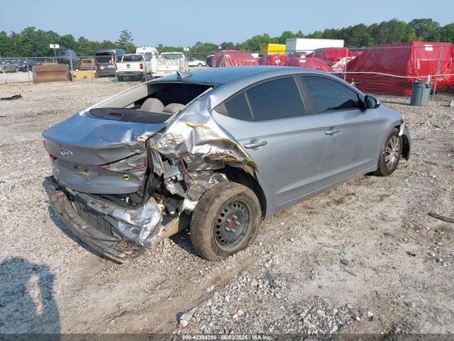 Hyundai Elantra 2017 5NPD74LF8HH112001 Image 4