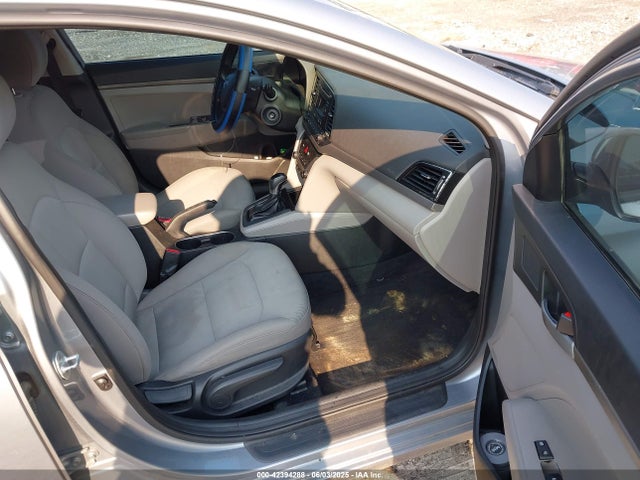 Hyundai Elantra 2017 5NPD74LF8HH112001 Image 5