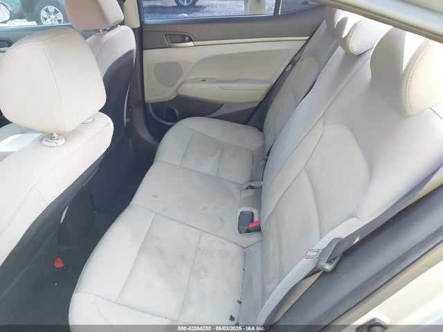 Hyundai Elantra 2017 5NPD74LF8HH112001 Image 8