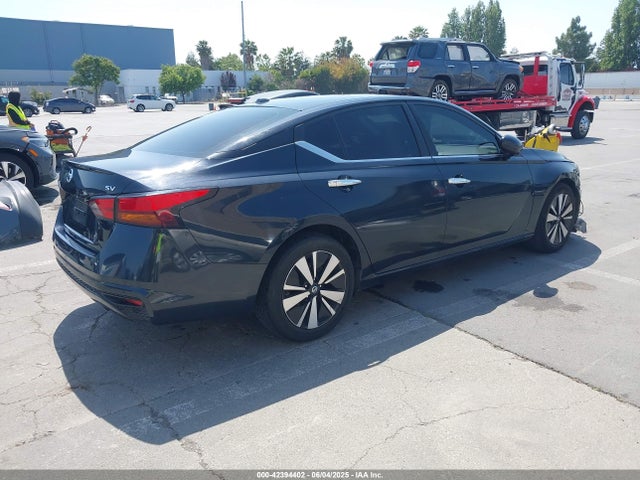 Nissan 2021 2021 1N4BL4DV7MN326681 Image 4