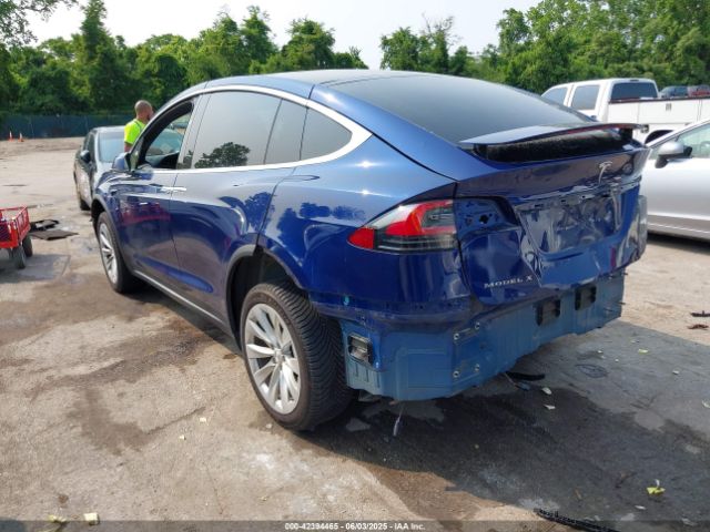 2018 TESLA MODEL X 5YJXCAE21JF142592 Photo 2