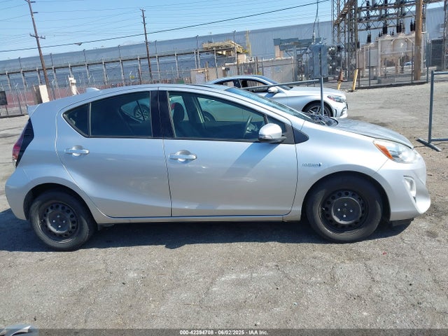 JTDKDTB30F1586627 Toyota 1nz-fxe+1lm