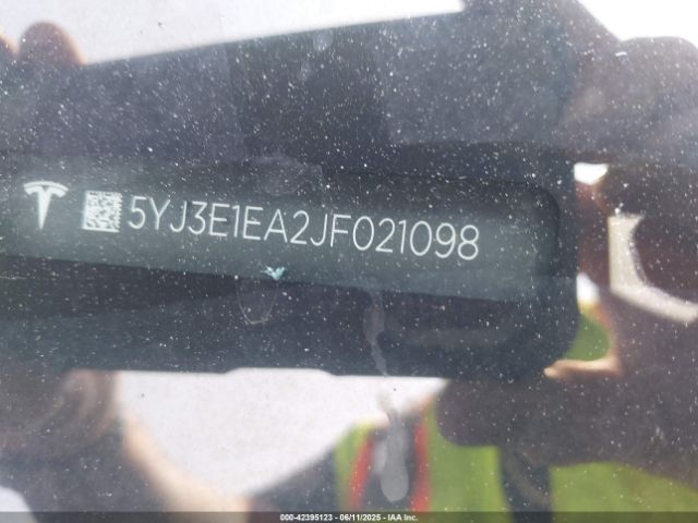 5YJ3E1EA2JF021098 Tesla Model 3 Long Range/mid Range