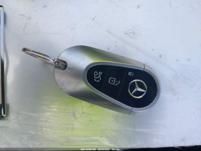 W1KCG2DB7NA015666 Mercedes-Benz ed