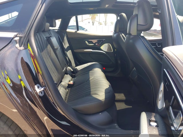 W1KCG2DB7NA015666 Mercedes-Benz ed