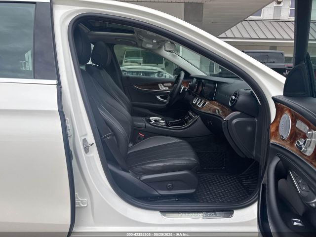 WDDZF4KB3HA208509 Mercedes-Benz E 300 4matic