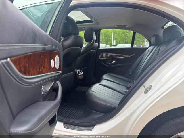 WDDZF4KB3HA208509 Mercedes-Benz E 300 4matic
