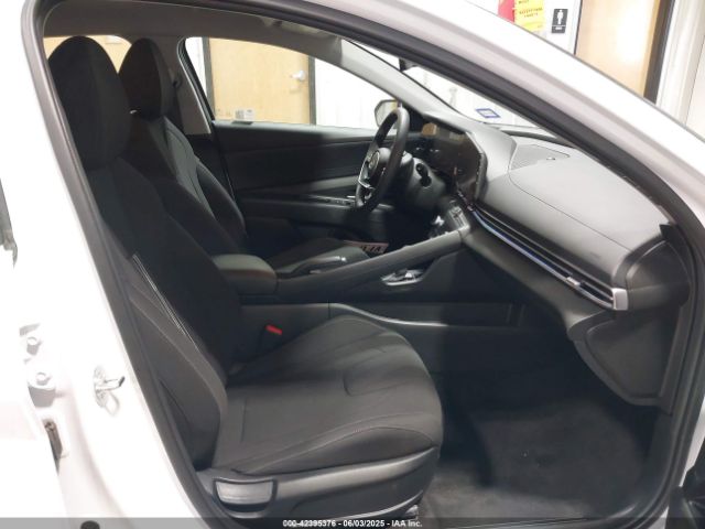 KMHLM4DG5RU785780 Hyundai ELANTRA SEL
