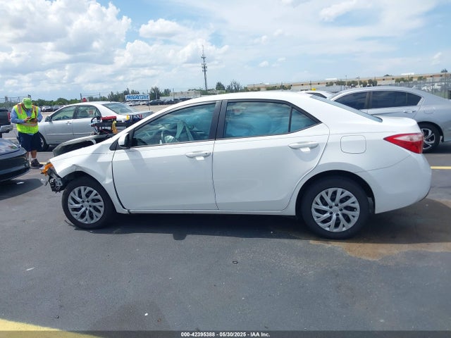5YFBURHE5HP611421 Toyota COROLLA LE