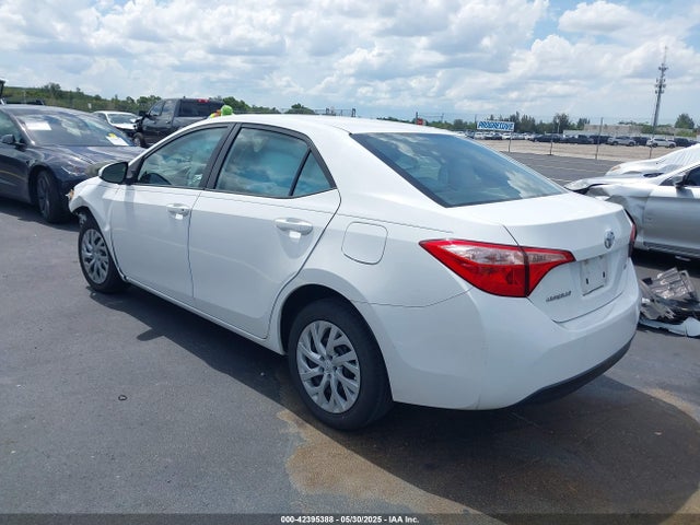 5YFBURHE5HP611421 Toyota COROLLA LE